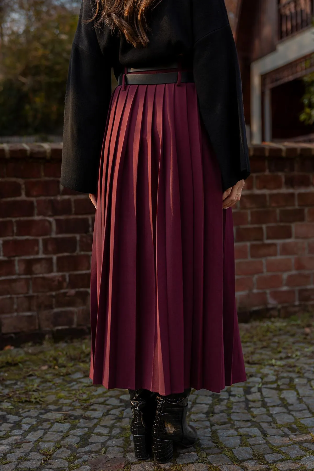 Belted Pleated Skirt - Claret red