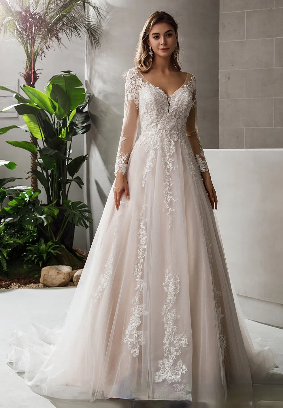 Classic Princess Wedding Dress With V-Neck and Long Sleeves