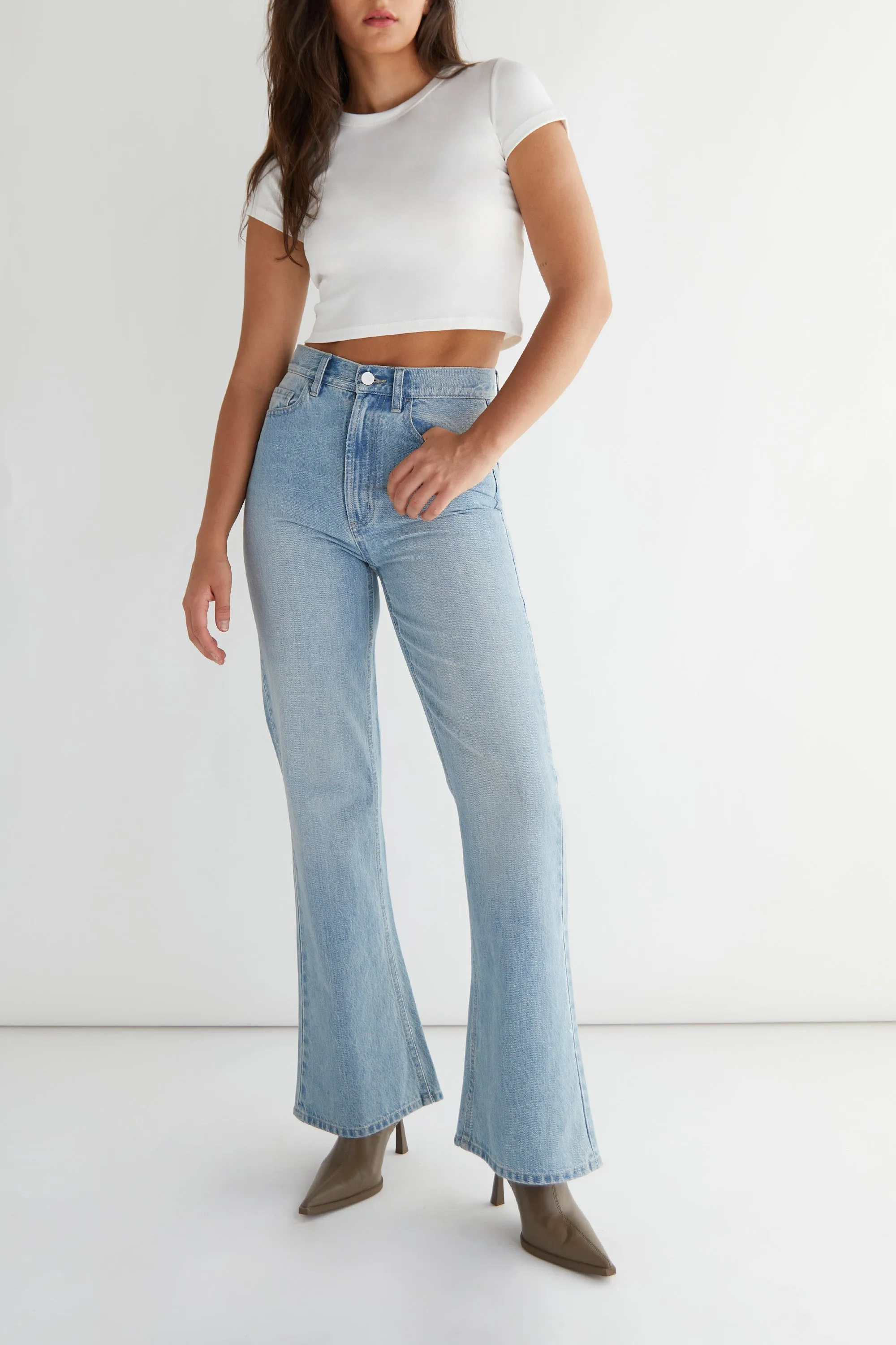 FLARED JEANS