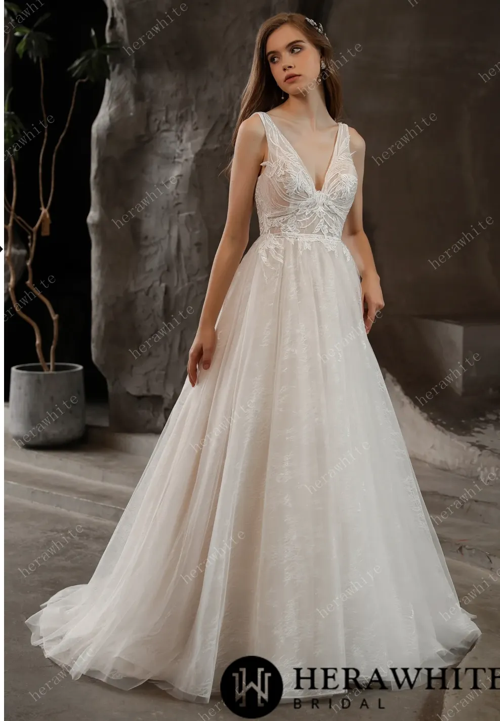 Lovely Lace V-Neck Wedding Dress with Tulle Skirt