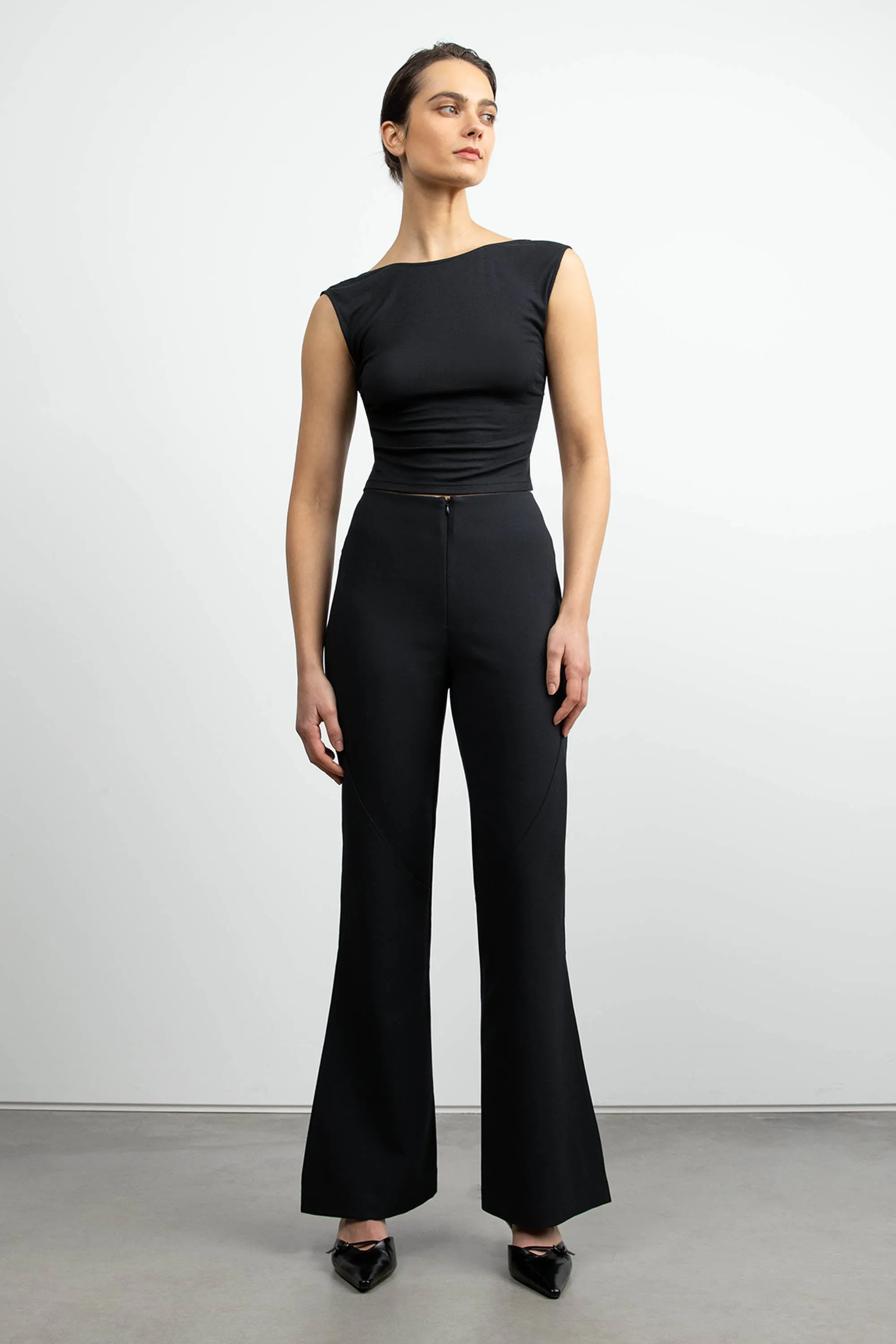 MID-RISE FLARED PANT