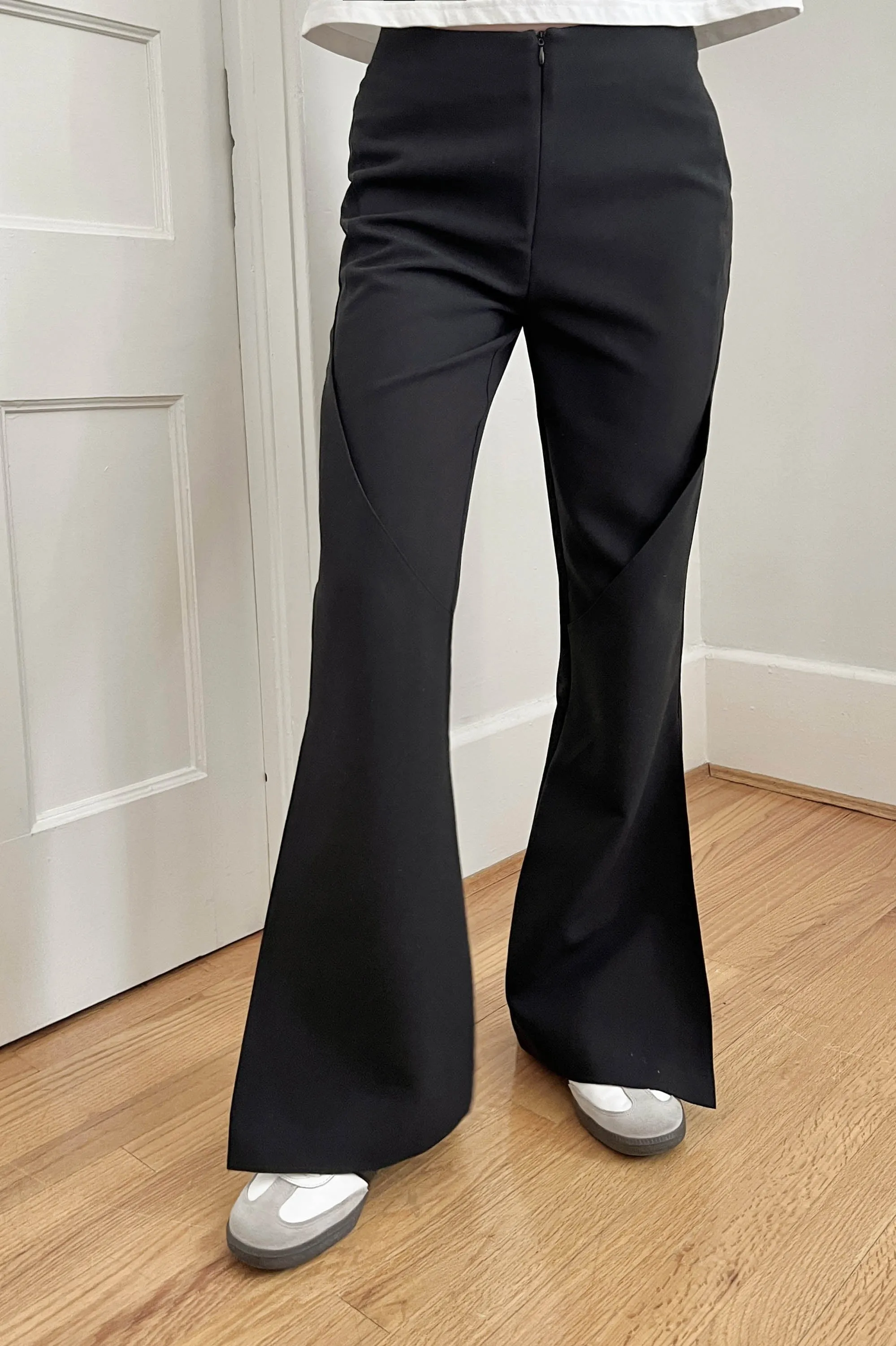 MID-RISE FLARED PANT