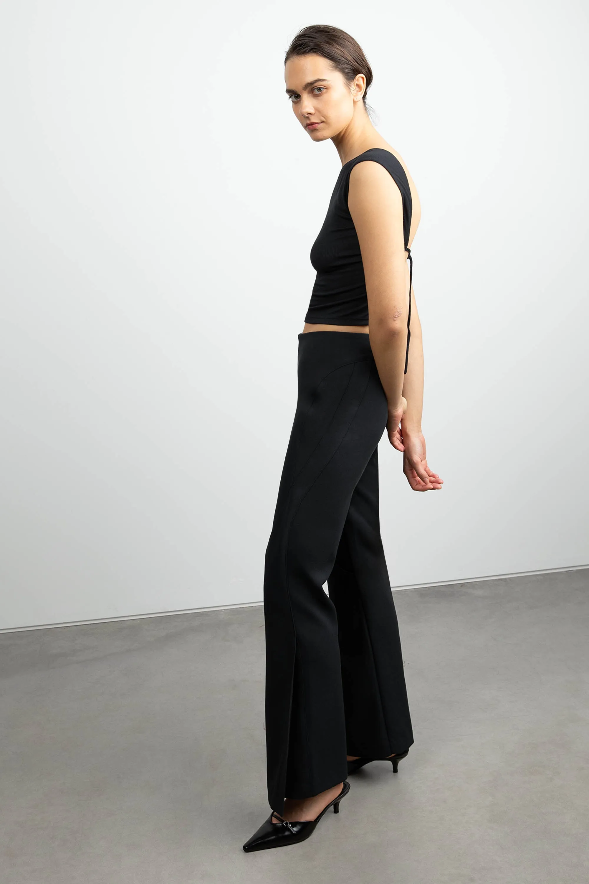 MID-RISE FLARED PANT