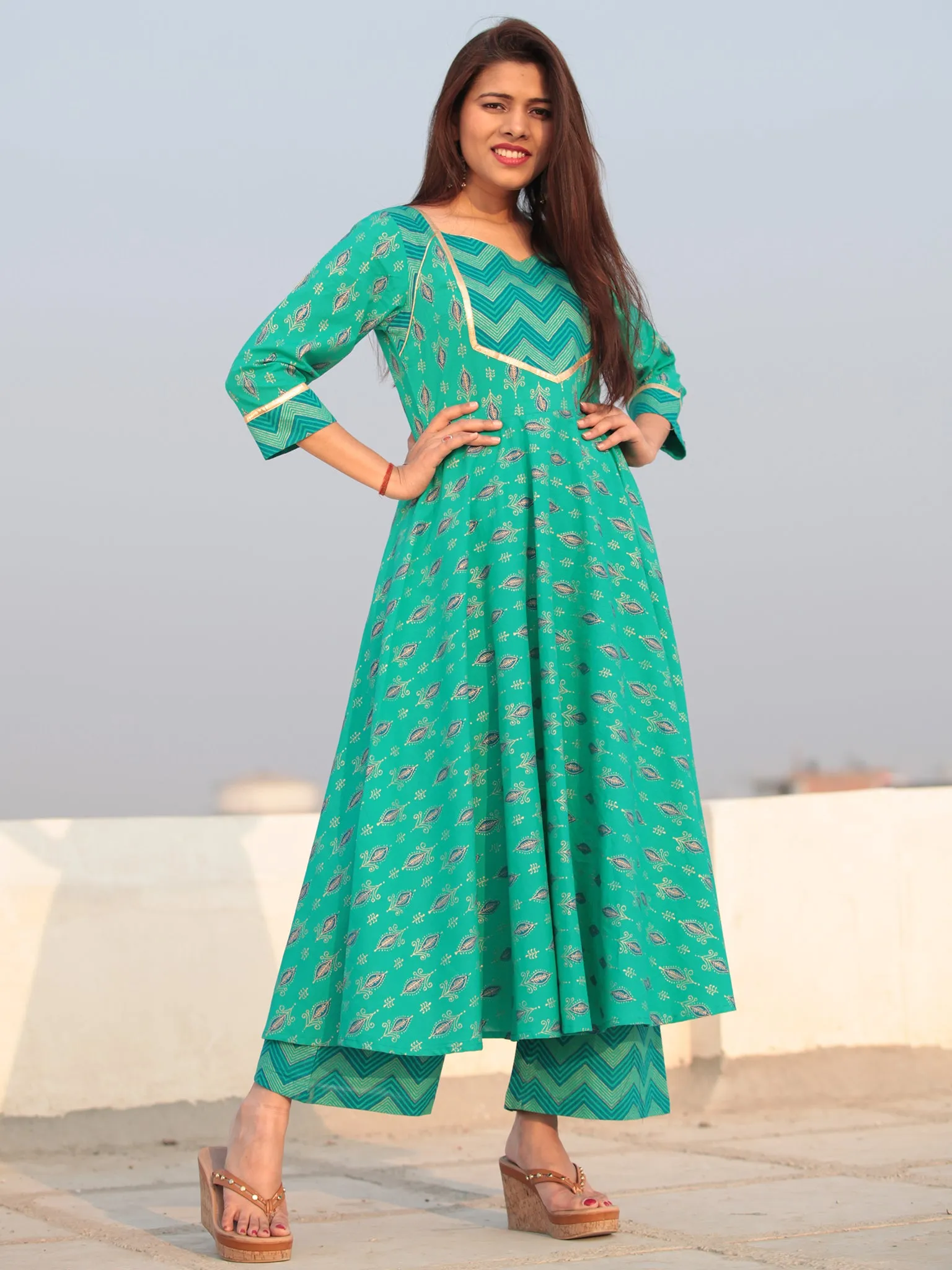 Raas Naazeen - Set of Flared Kurta & Pants  - KS84C2385