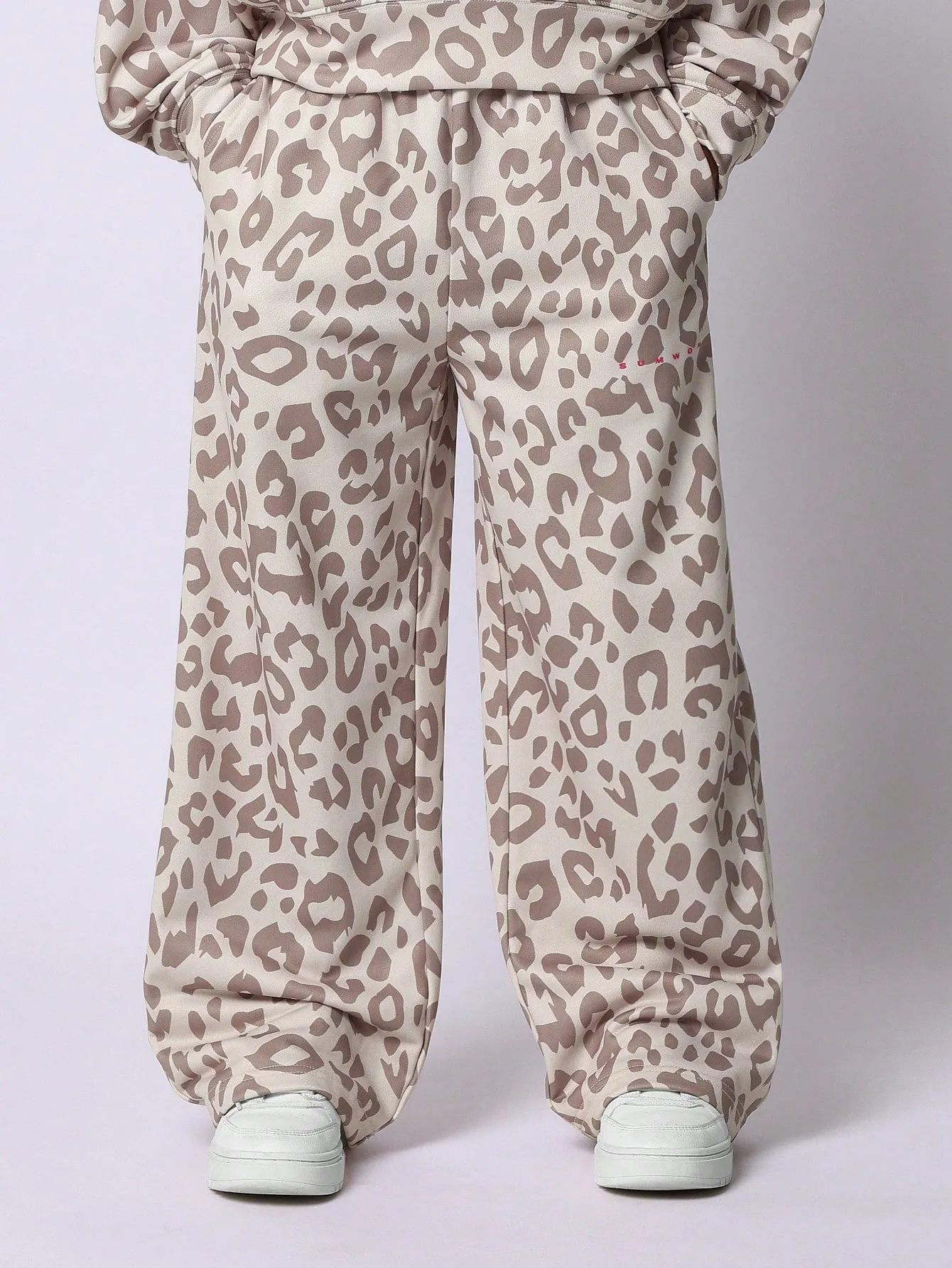 Tween Girls Comfy Regular Fit Leopard Print Sweatshirt And Sweatpants 2 Piece Set