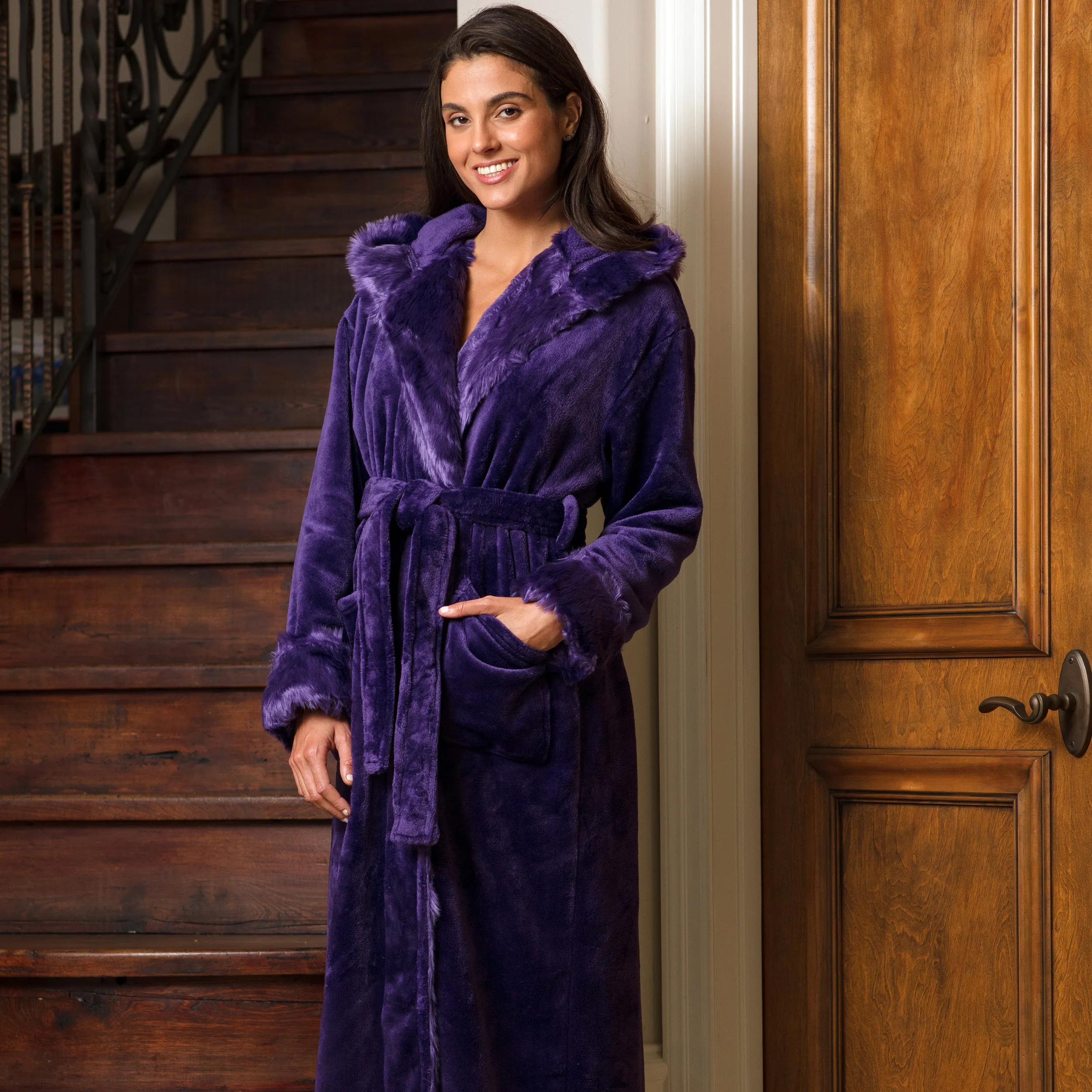 Women's Winter Robe with Faux Fur Feather, Plush Fleece Hooded Bathrobe