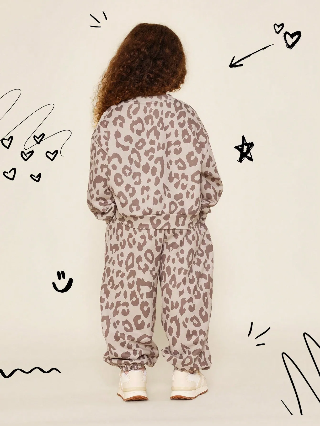 Young Girls Everyday Comfort Leopard Crew Neck Sweatshirt And 90's Sweatpants 2 Piece Set